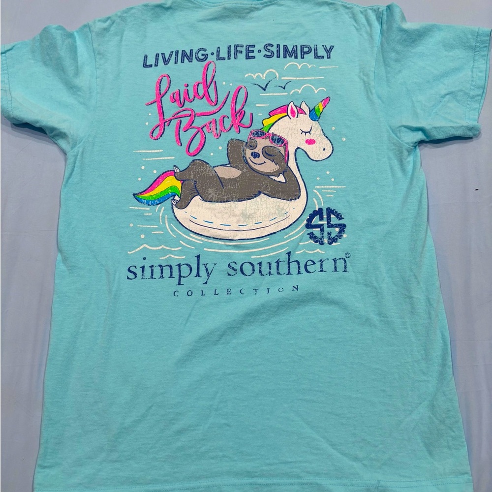 Simple Southern blue t-shirt with a sloth and a unicorn
Size medium